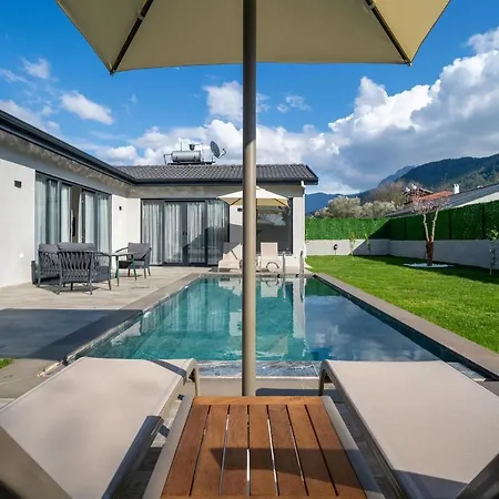 2 Bedroom Private With Swimming Pool
