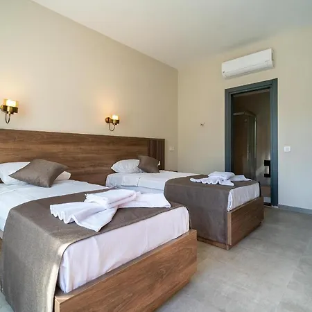 2 Bedroom Private With Swimming Pool *